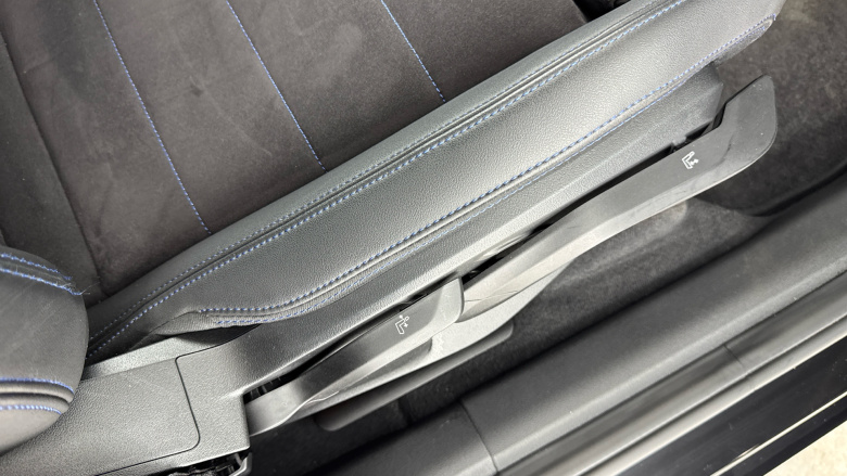 BMW 2 Series 220i MHT M Sport 5dr DCT Petrol Hatchback